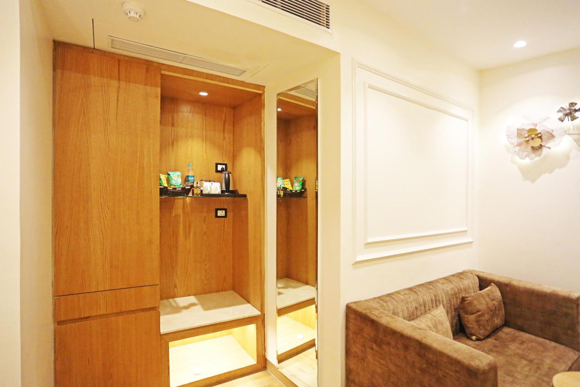 Jrd Luxury-Business Hotel Nueva Delhi Exterior foto
