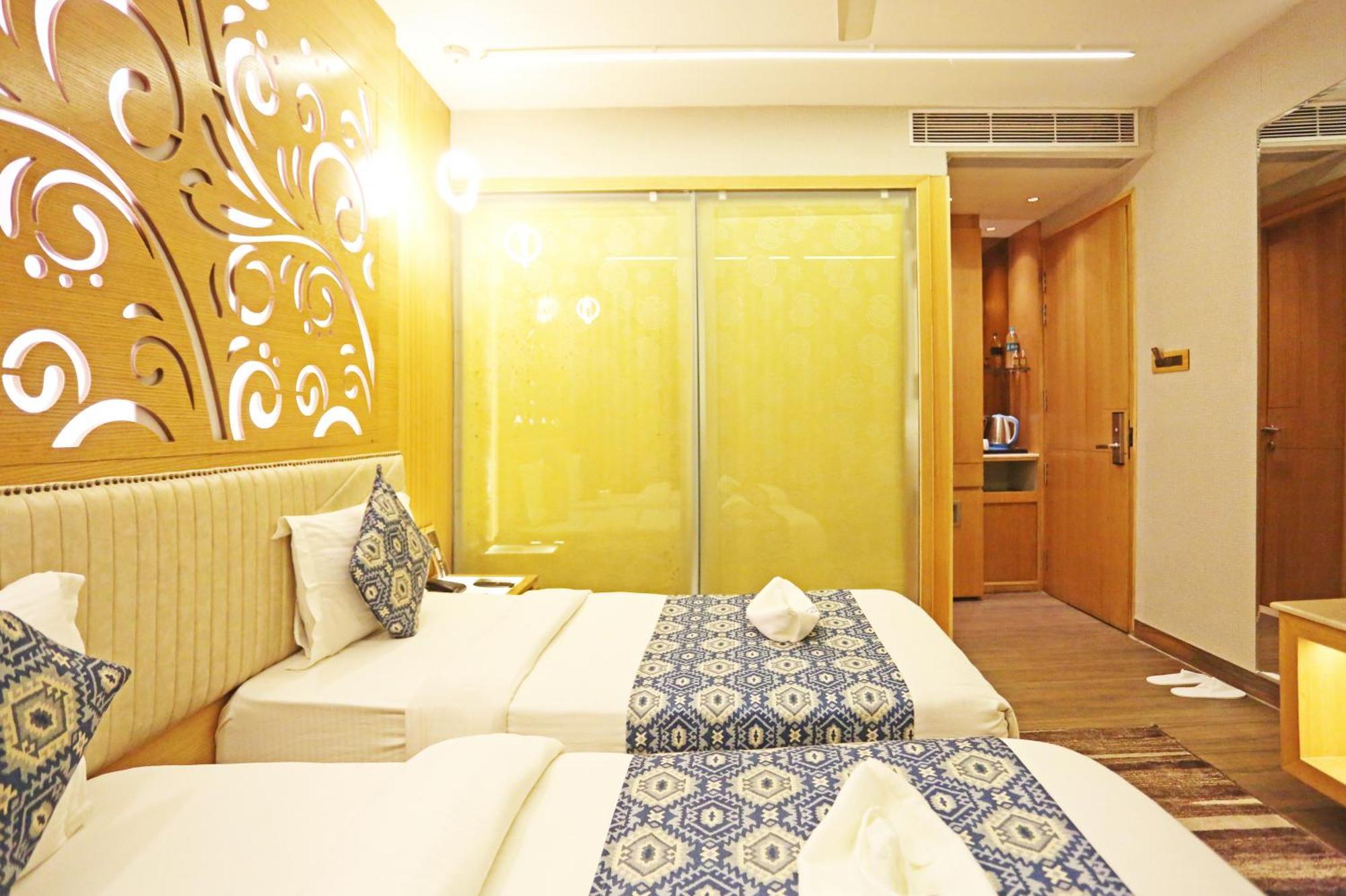 Jrd Luxury-Business Hotel Nueva Delhi Exterior foto