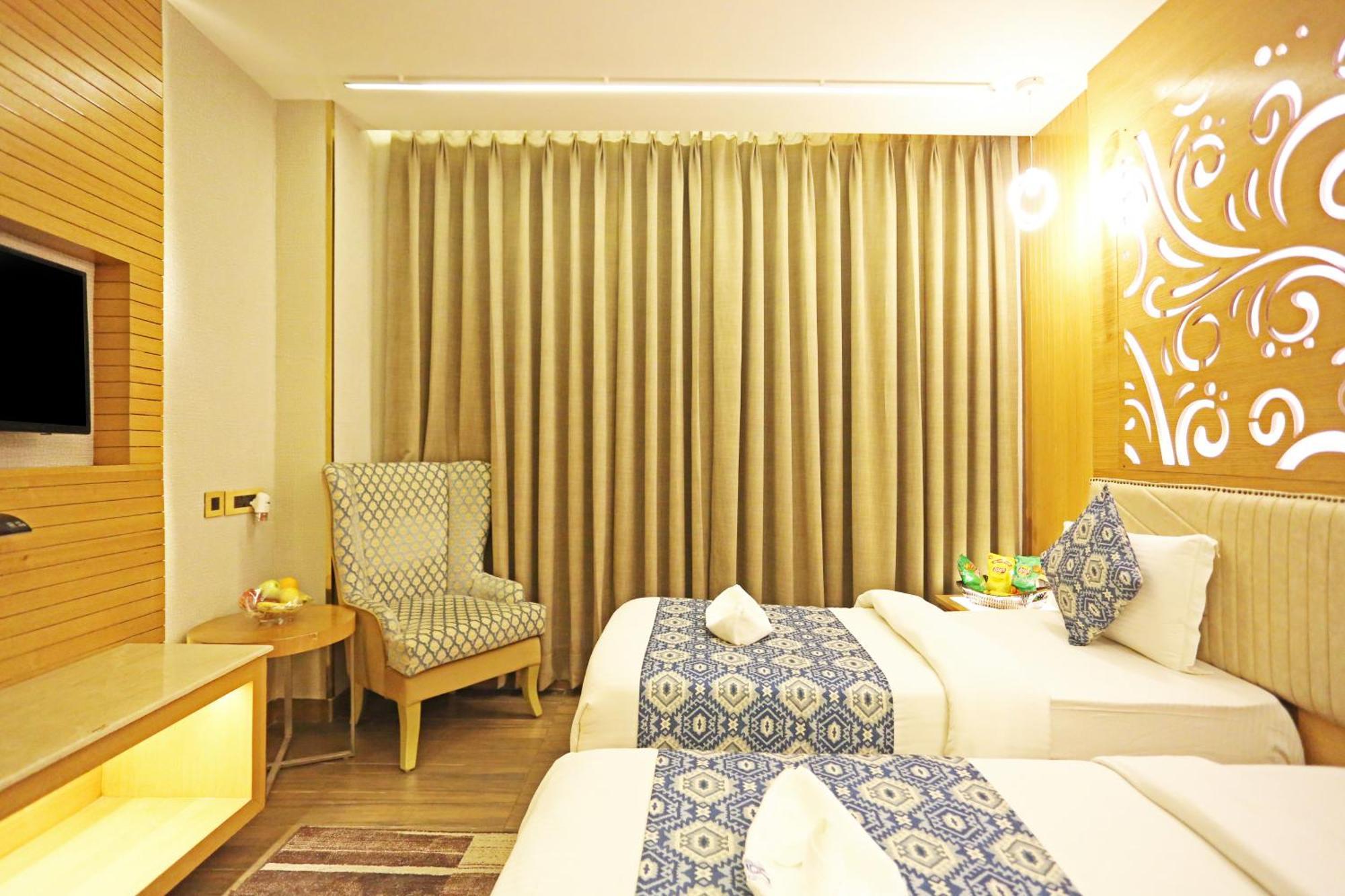 Jrd Luxury-Business Hotel Nueva Delhi Exterior foto