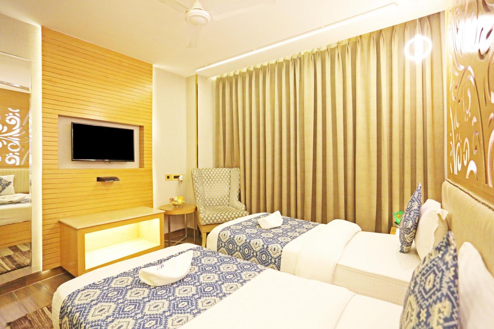 Jrd Luxury-Business Hotel Nueva Delhi Exterior foto