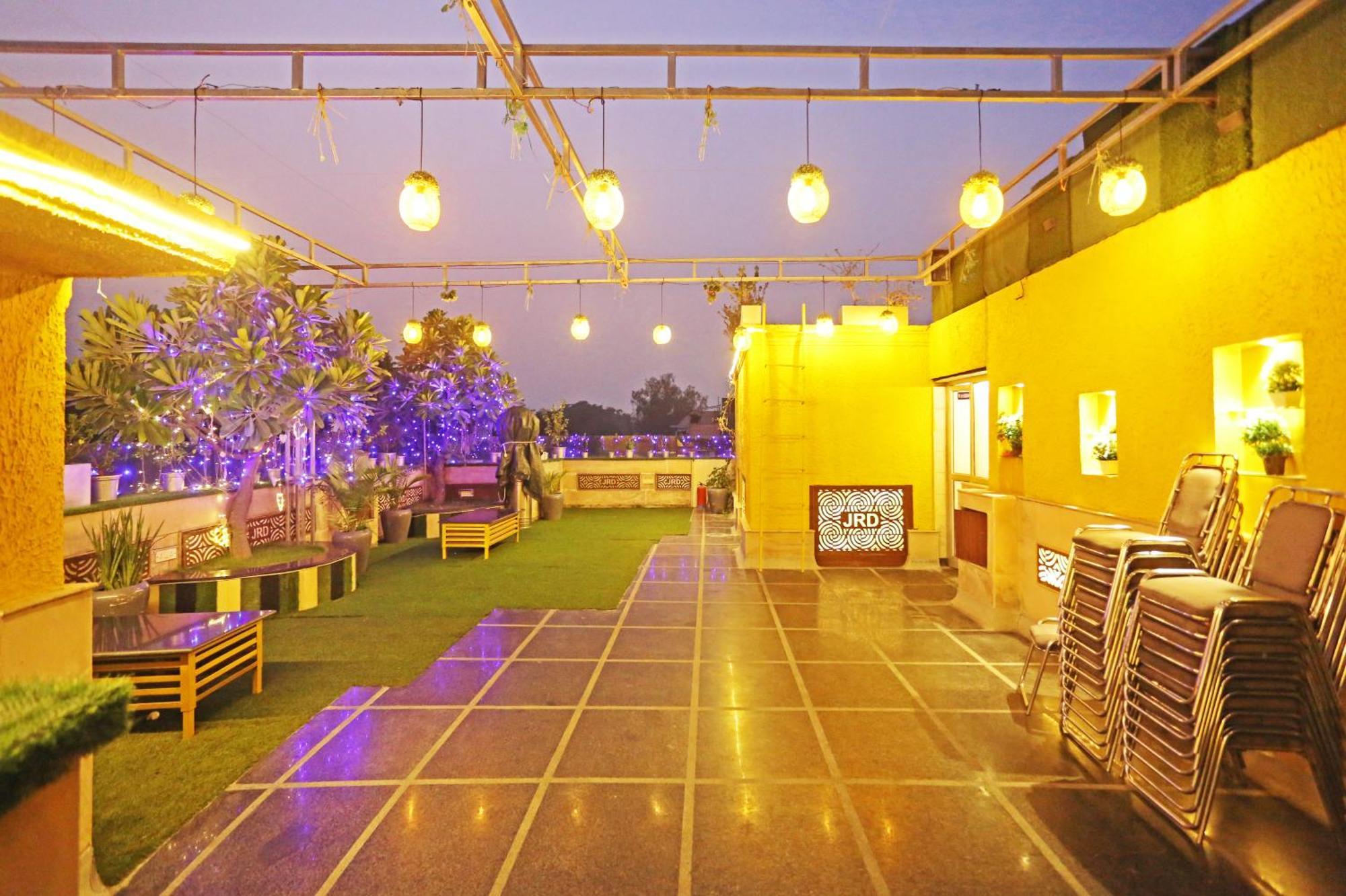 Jrd Luxury-Business Hotel Nueva Delhi Exterior foto